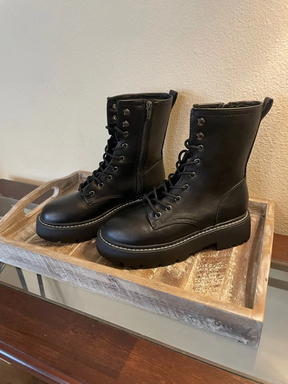 Wild Fable Women's Black Logan Lug Combat Boots with Memory Foam Insole Size 8 - Picture 4 of 10